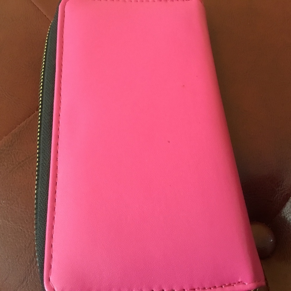 Baby Phat Zippered Wallet - Picture 16 of 16